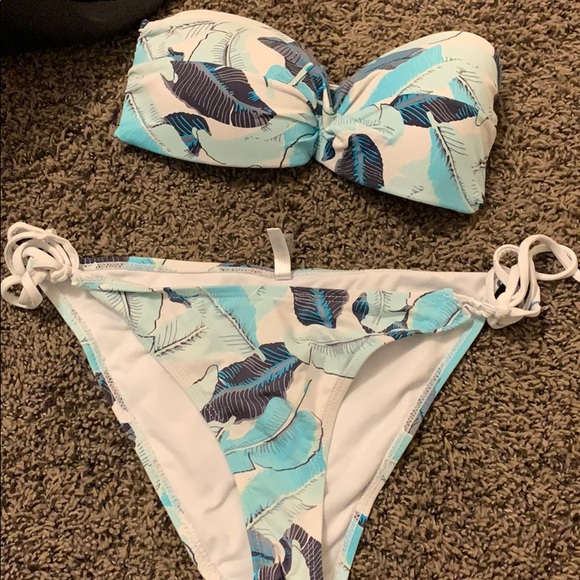 bikini - Picture 1 of 2